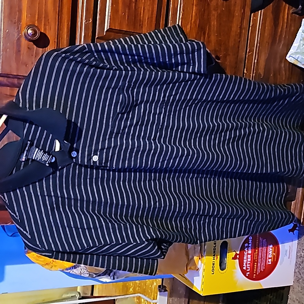 !!.         Mens L polo.      S2